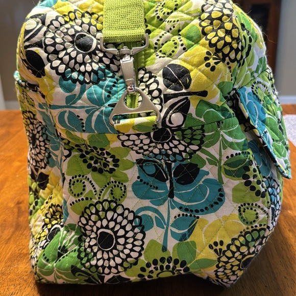 NWOT Very large Vera Bradley Travel travel bag - Picture 5 of 10